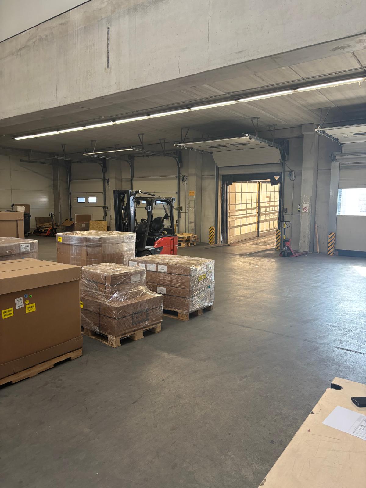 Stapler an Laderampe